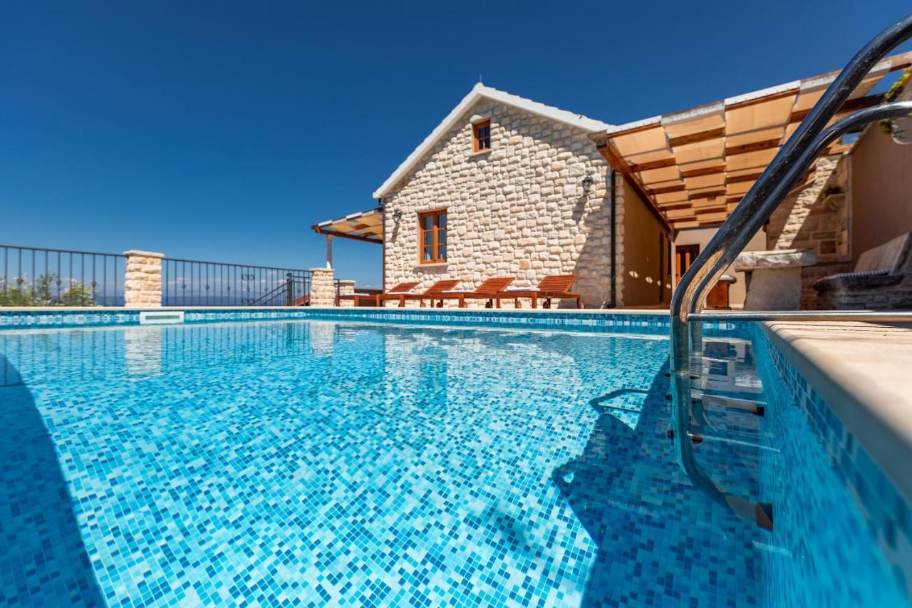 Seafront Villa Endless View Blato  Exterior photo